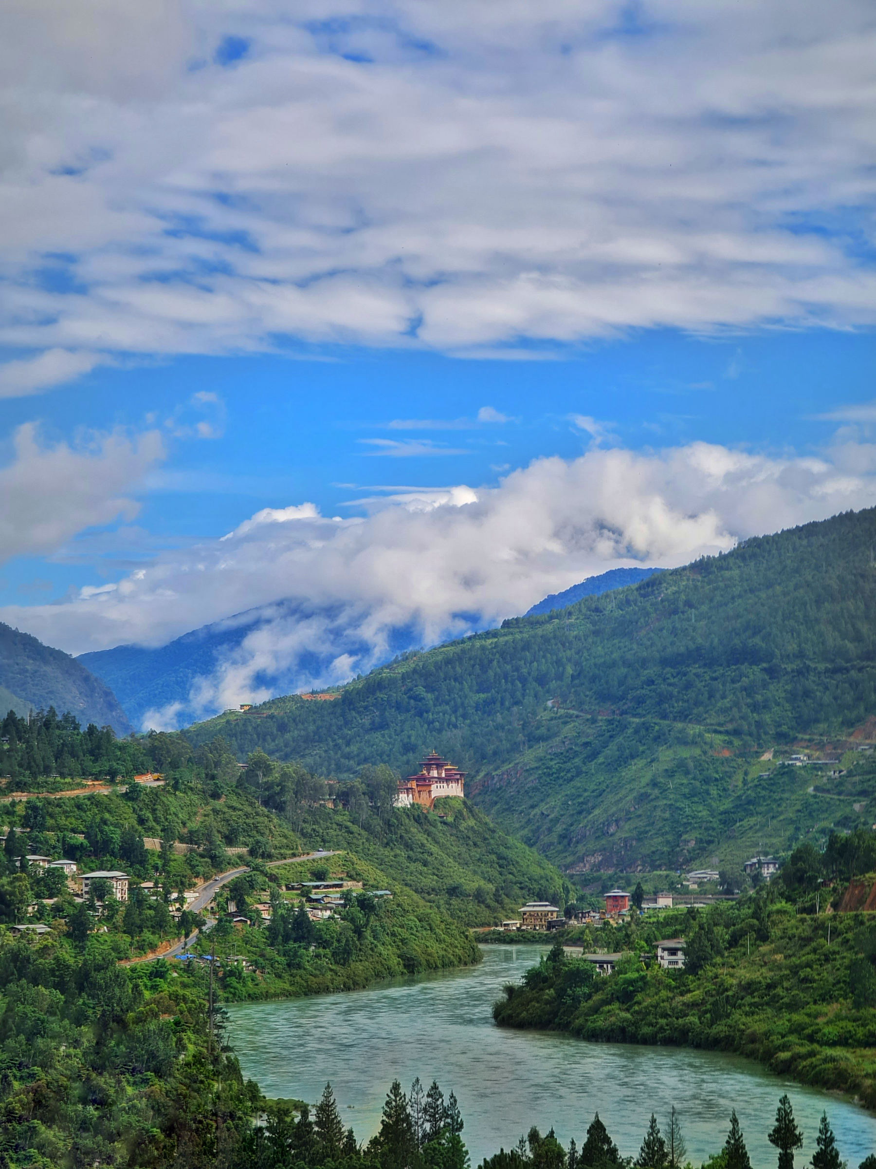 Le col de Dochula et ses 108 stupas