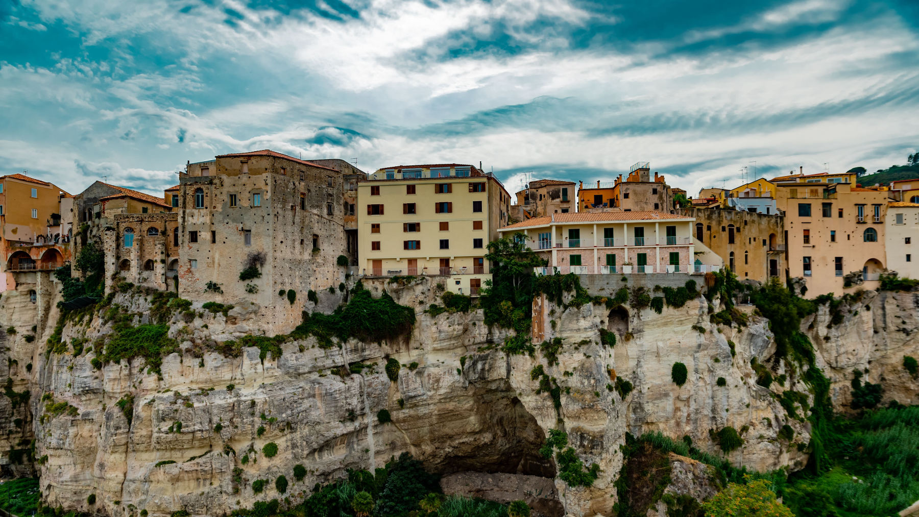Clifftop villages and old stone