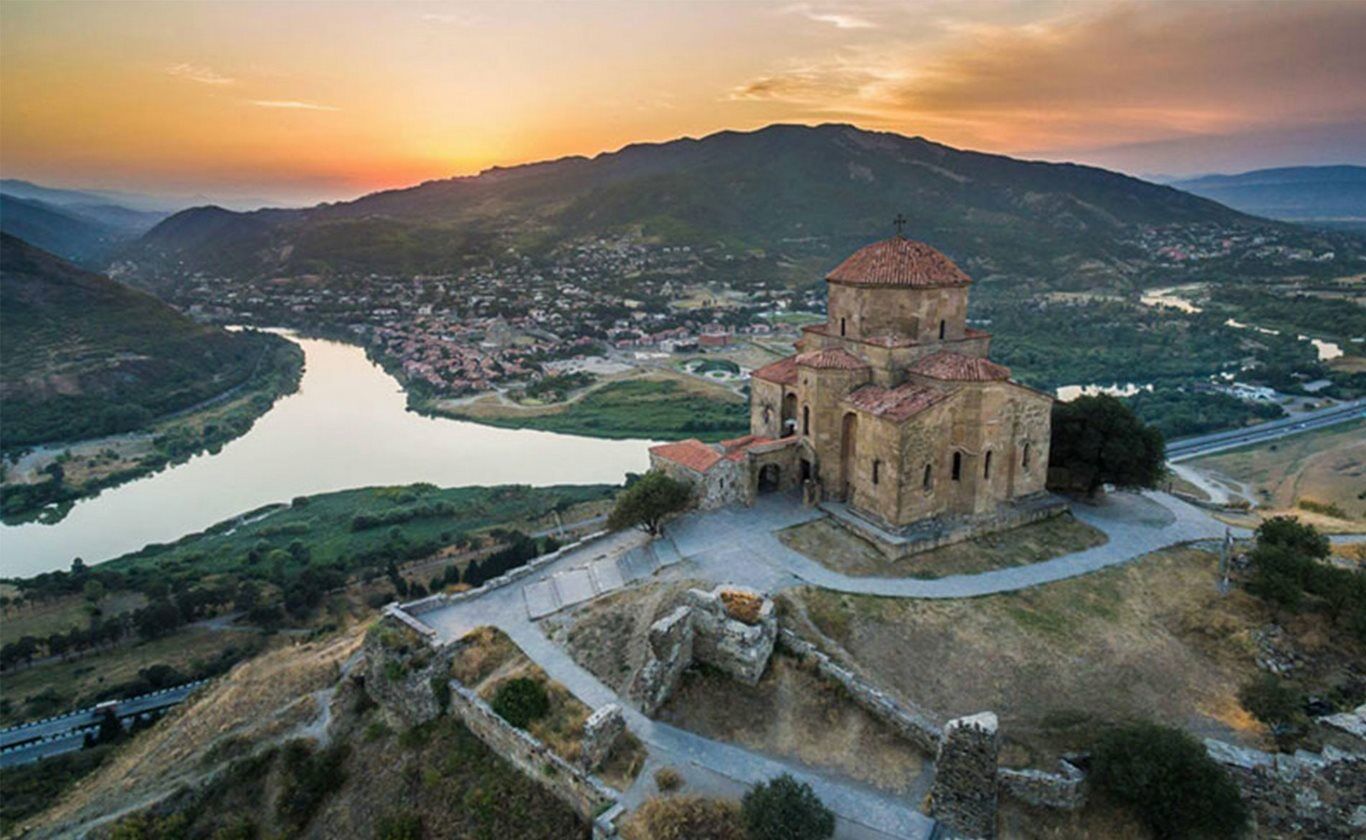 Maravillas de Armenia y Georgia: Ereván, Tatev, Sevan, Tiflis y el Kazbek