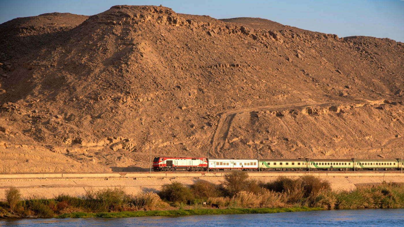 En train vers Louxor – Karnak et le temple de Louxor