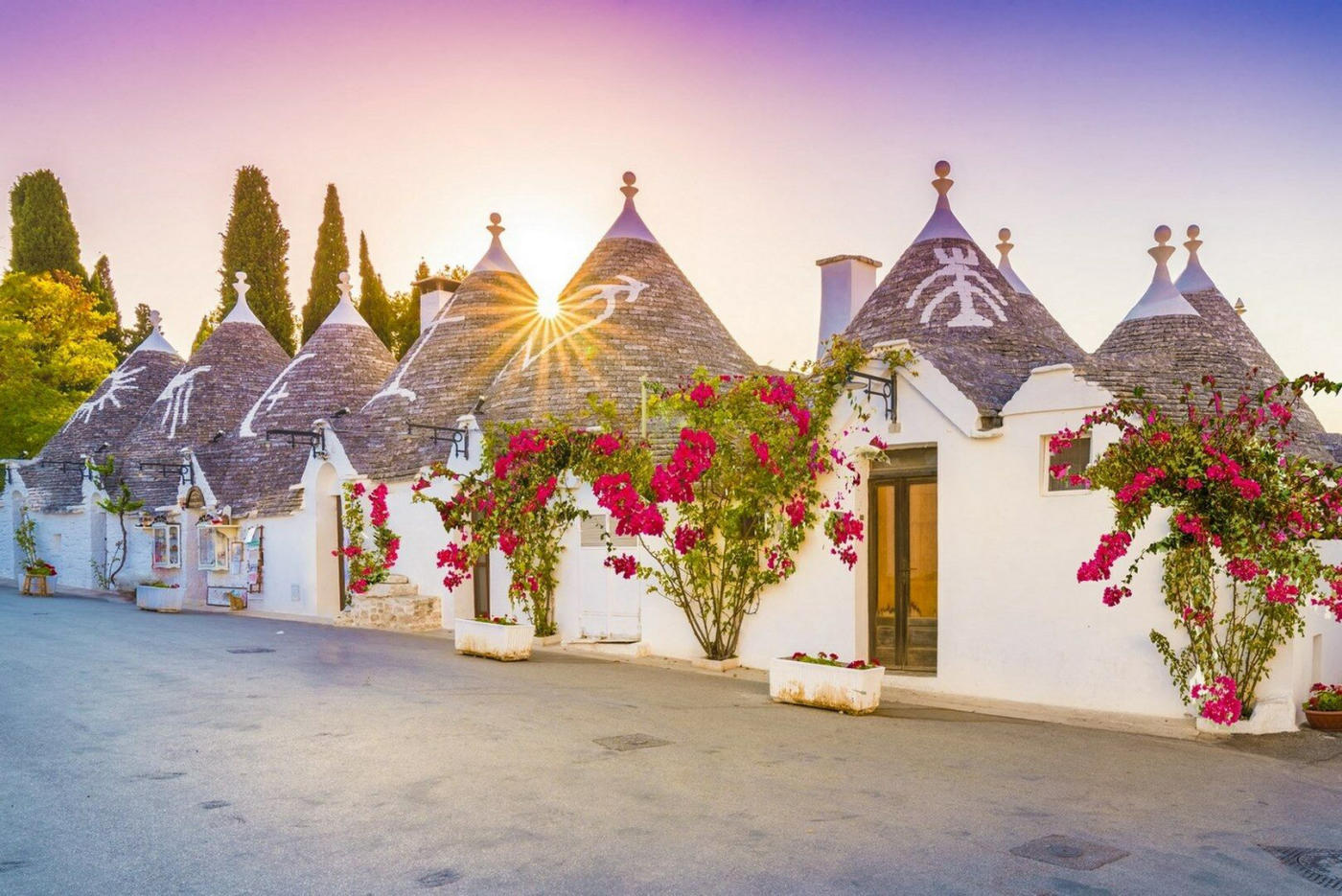 Heading for Apulia: Castel del Monte, Matera, Alberobello, Lecce and Ostuni