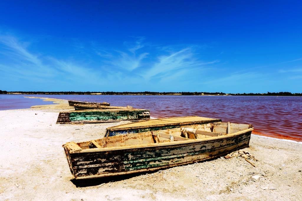 Lac Rose by salt pirogue – Saint-Louis