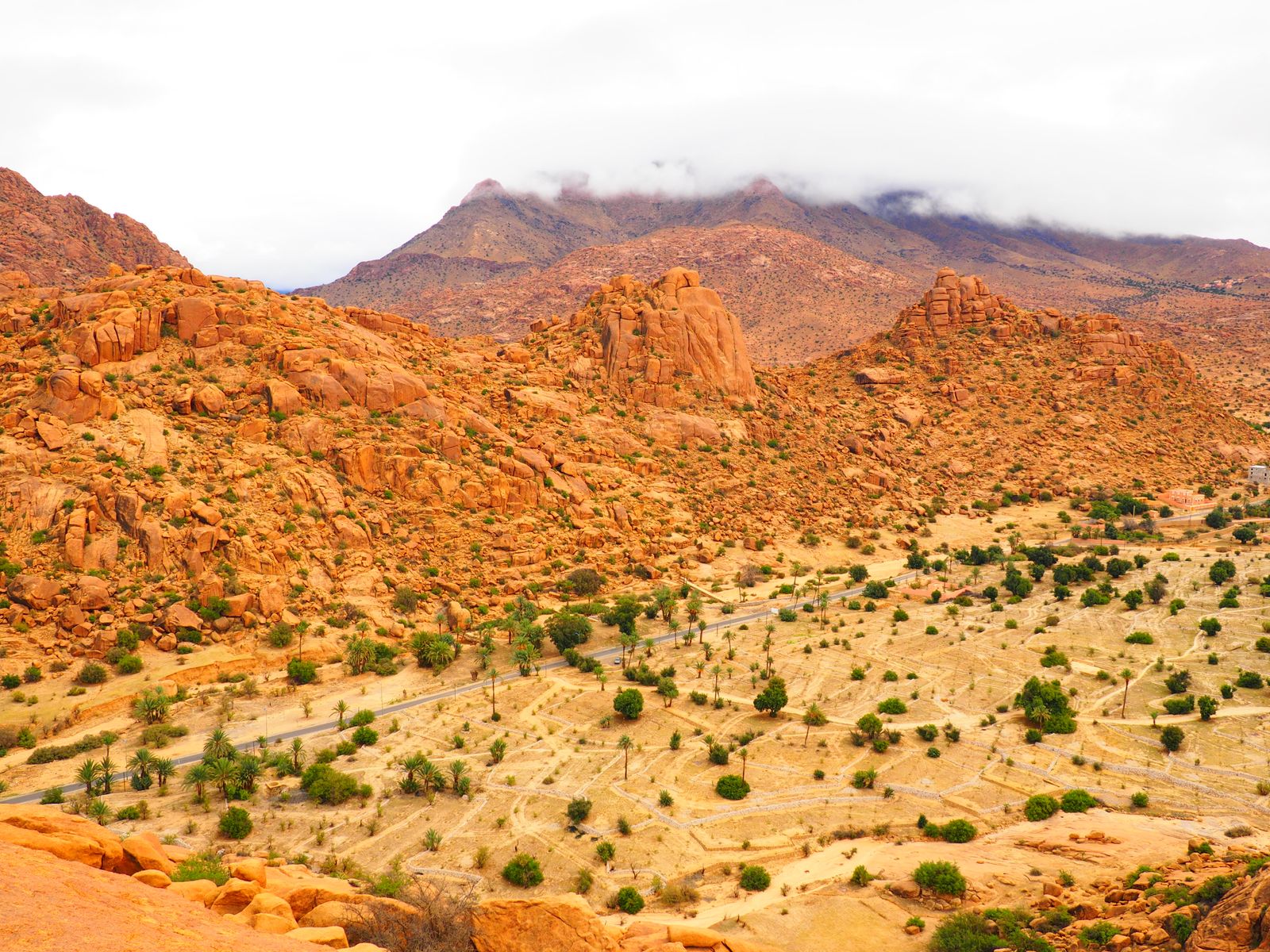 Trekking hacia el Toubkal