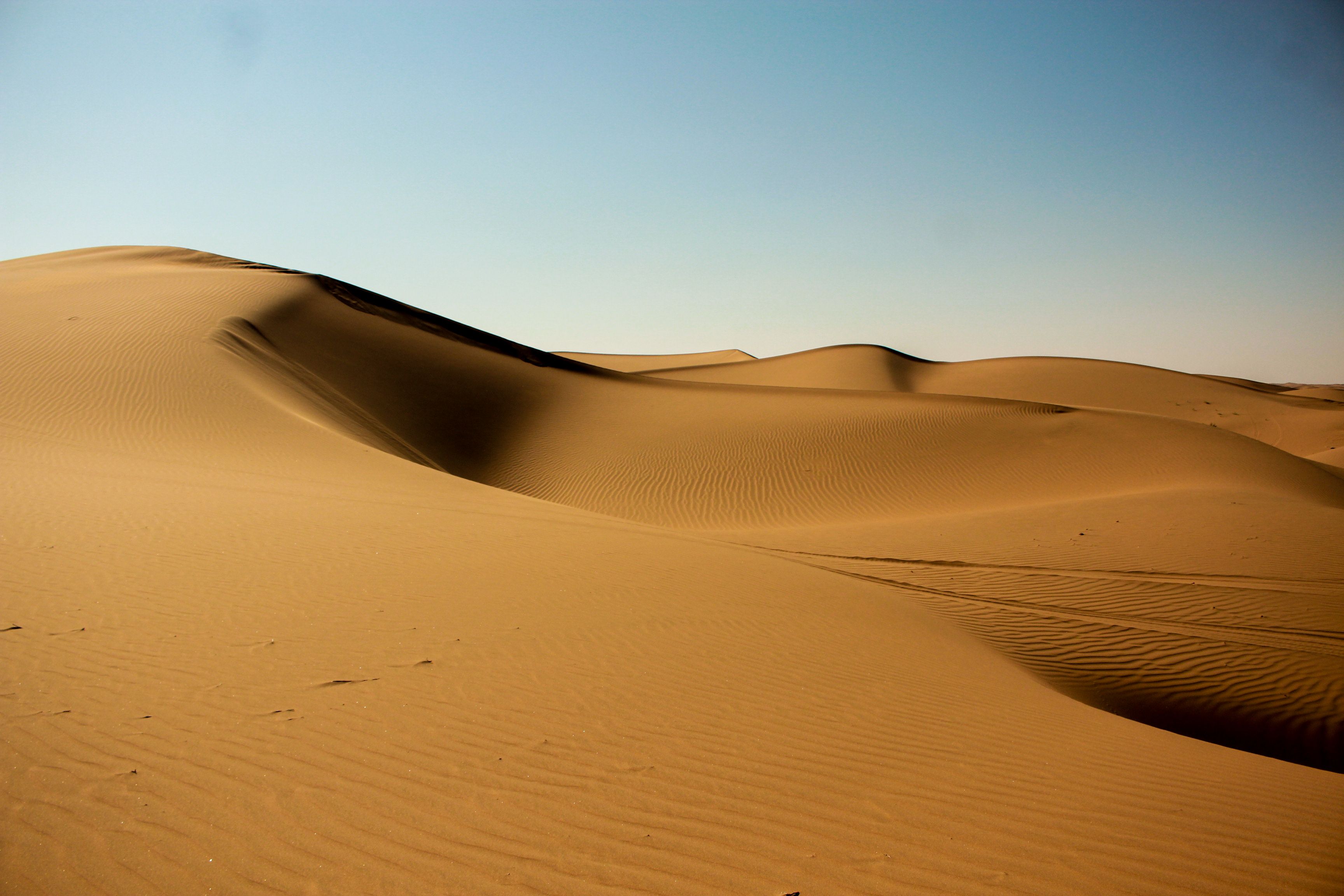 Vía Tamegroute hasta las dunas aisladas