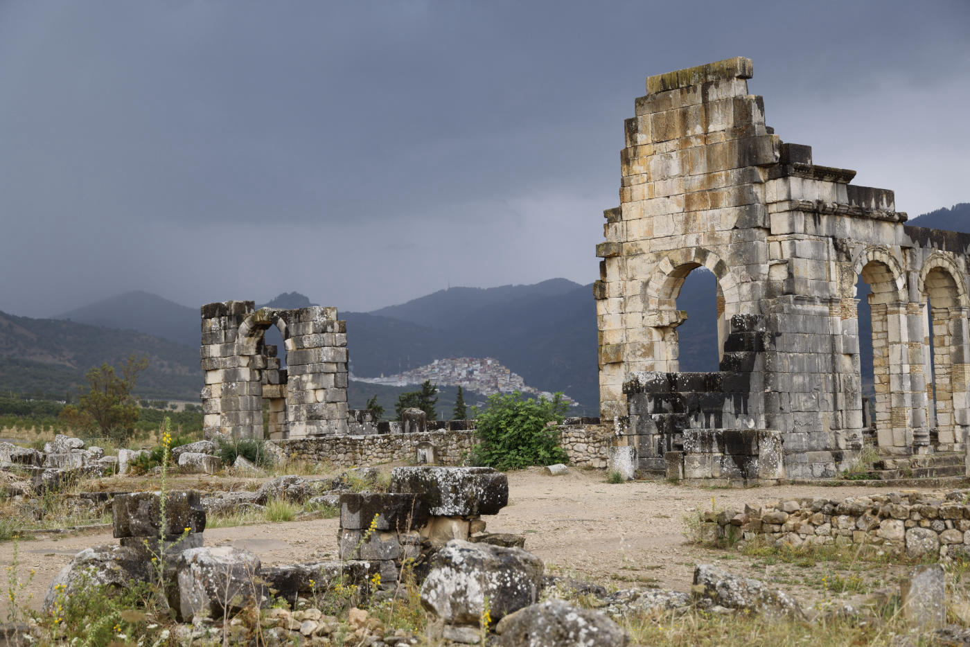 Volubilis and dinner with a family