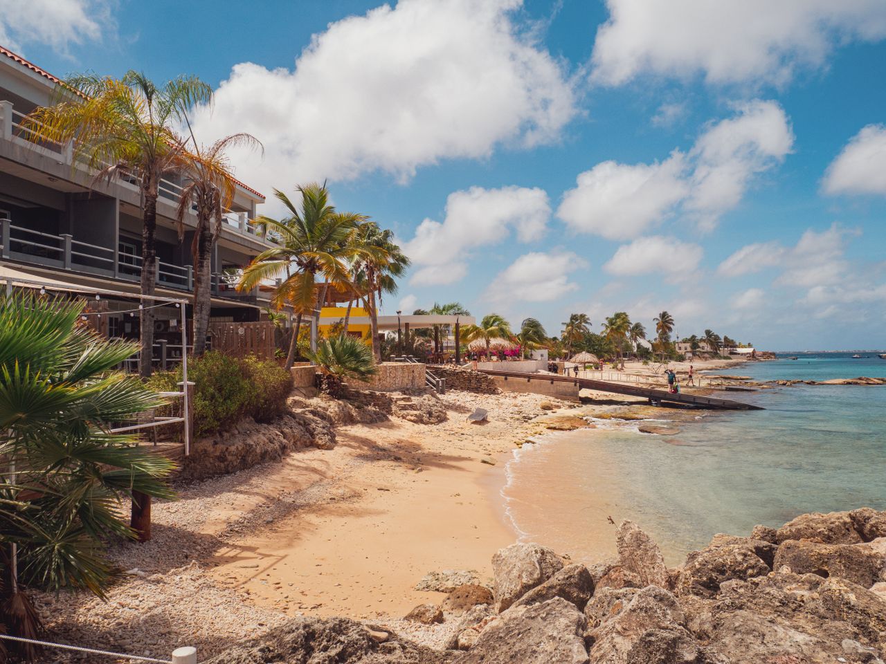 Eagle Beach-Facing Resort